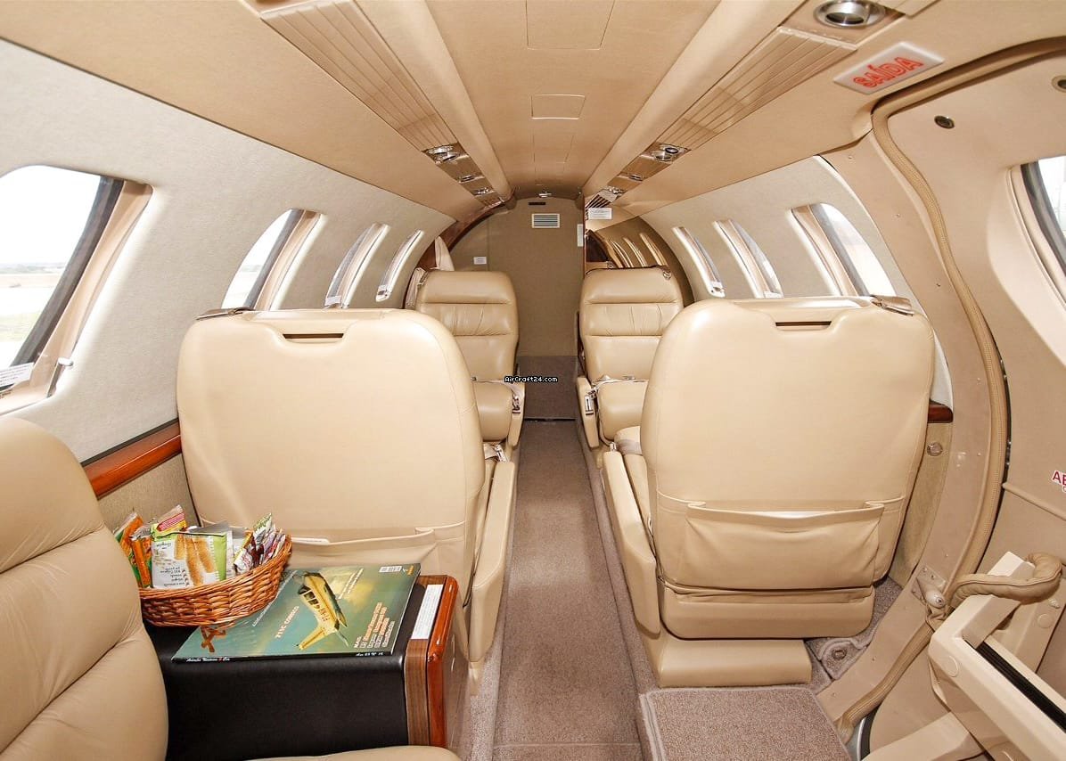 taxi-aereo-translado-fretamento aereo-florianopolis-são-paulo-balneario-camboriu-rio-de-janeiro-joinville-helicoptero-jato-embarque-Oficial-jatinho