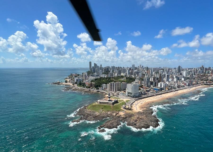 Salvador-bahia-taxi-aereo-fretamento-de-helicoptero-jatinho-aviao-nordeste-embarque-oficial-passeio-de-helicoptero