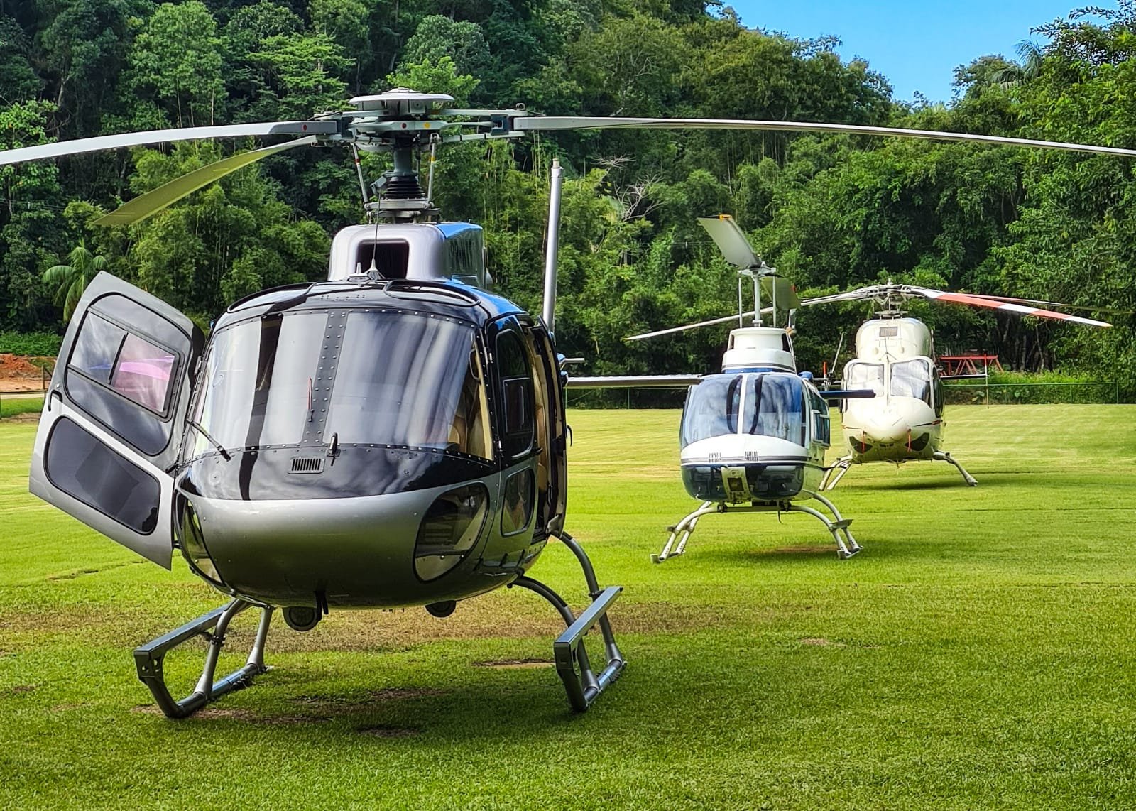 taxi-aereo-translado-fretamento aereo-florianopolis-são-paulo-balneario-camboriu-rio-de-janeiro-porto-belo-itapema-joinville-helicoptero-aviao