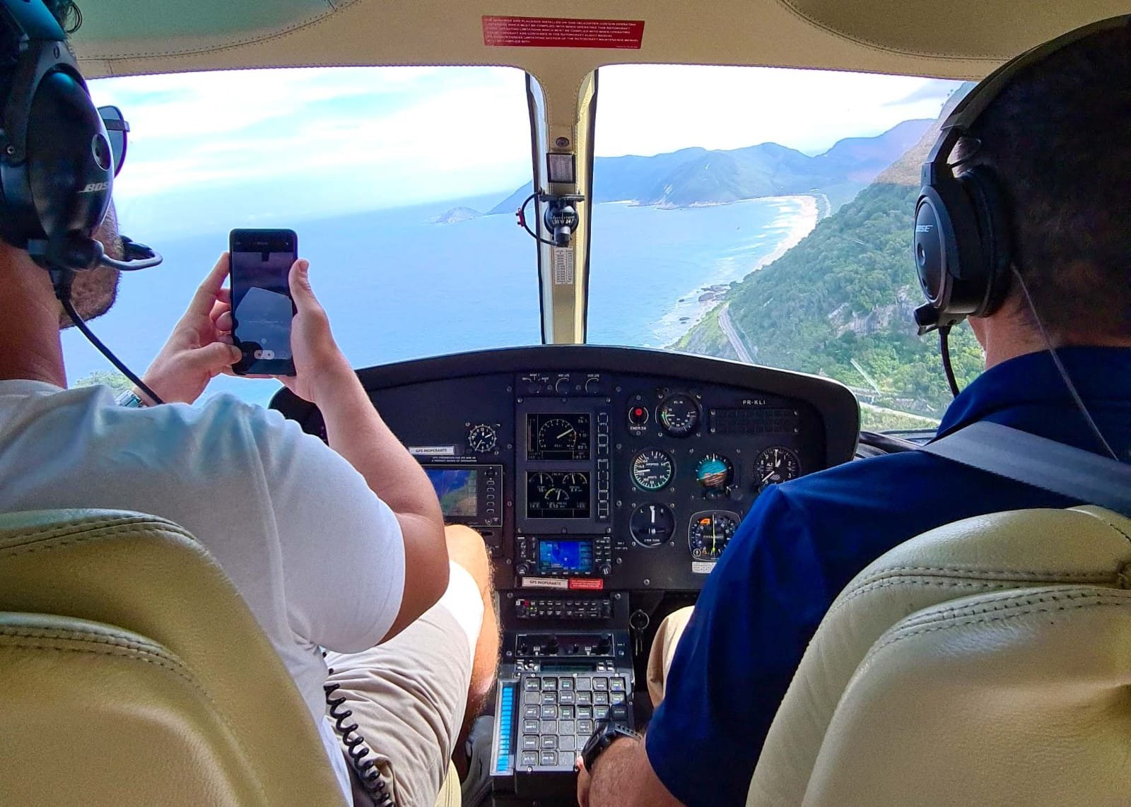taxi-aereo-fretamento-aereo-florianopolis-são-paulo-rio-de-janeiro-helicoptero-jato-aviao-embarque-oficial