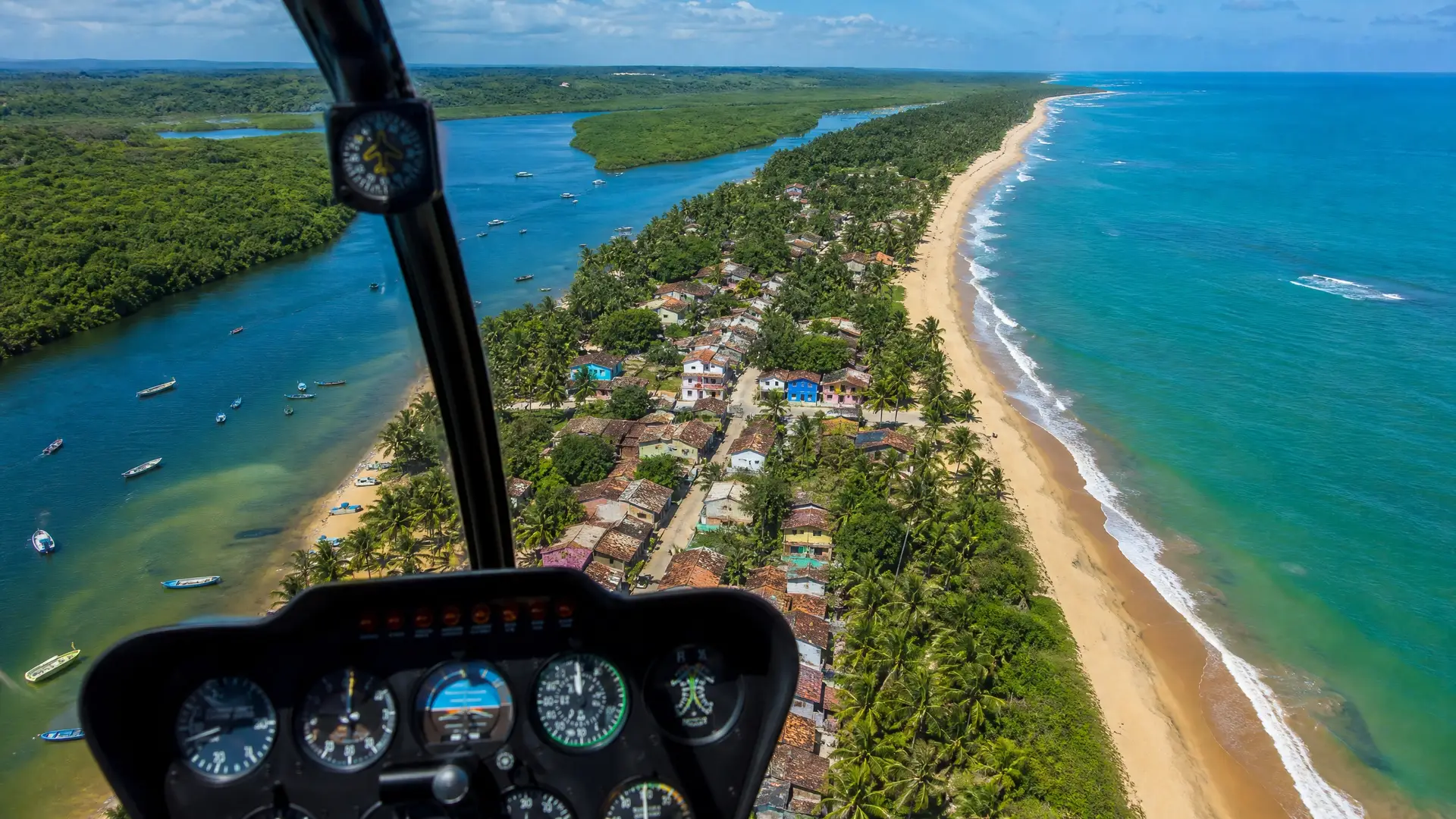Passeio de Helicóptero em Trancoso e Caraíva