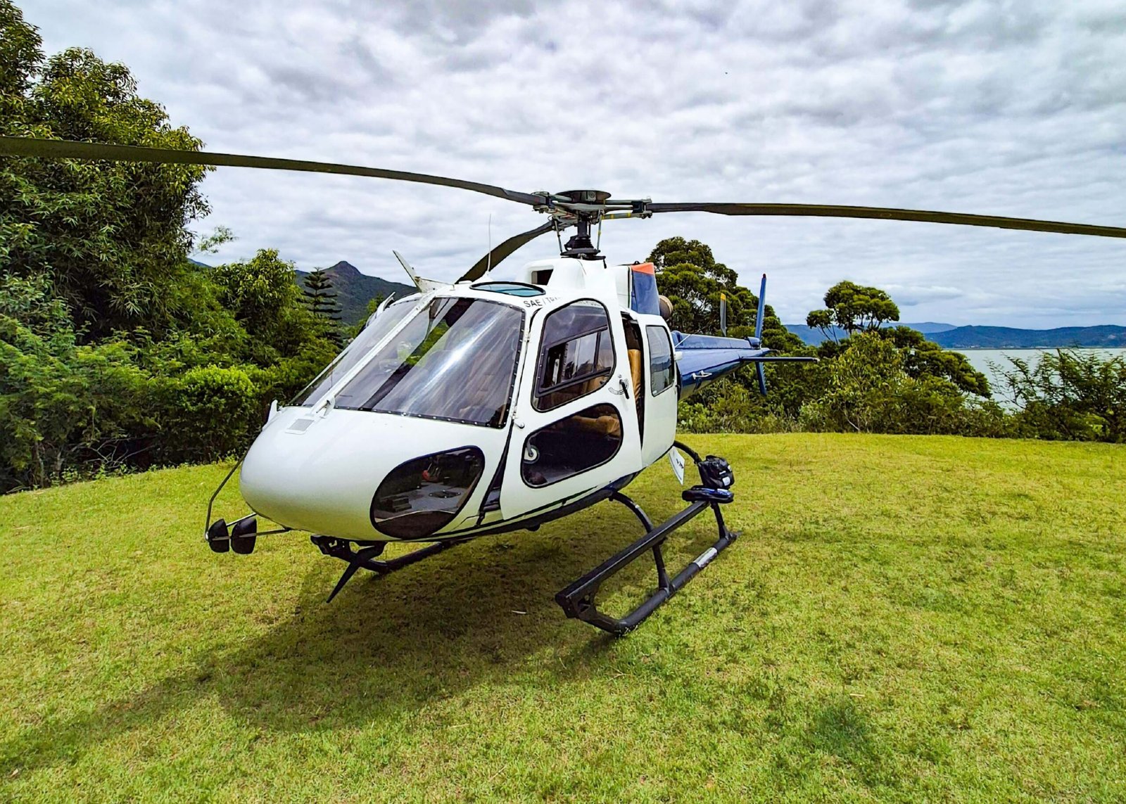Ponta dos Ganchos, como chegar de helicóptero?