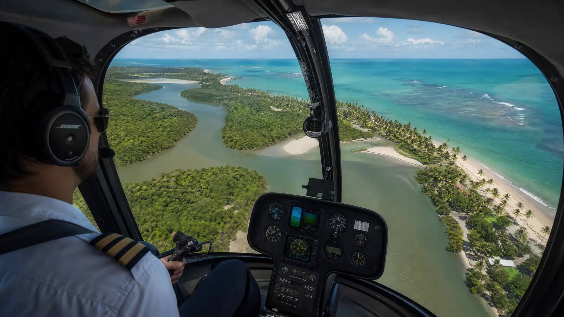 praia_de_carneiros_helicoptero_imagem_aereo_3
