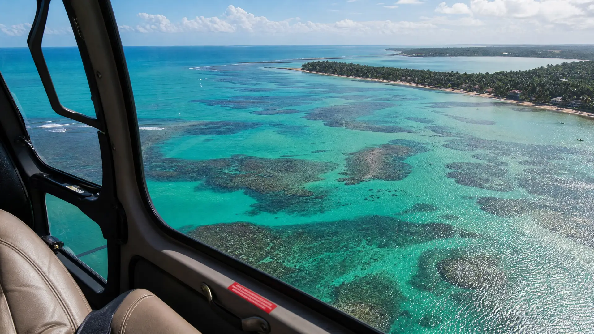 praia_dos_carneiros_helicoptero_imagem_aereo_2
