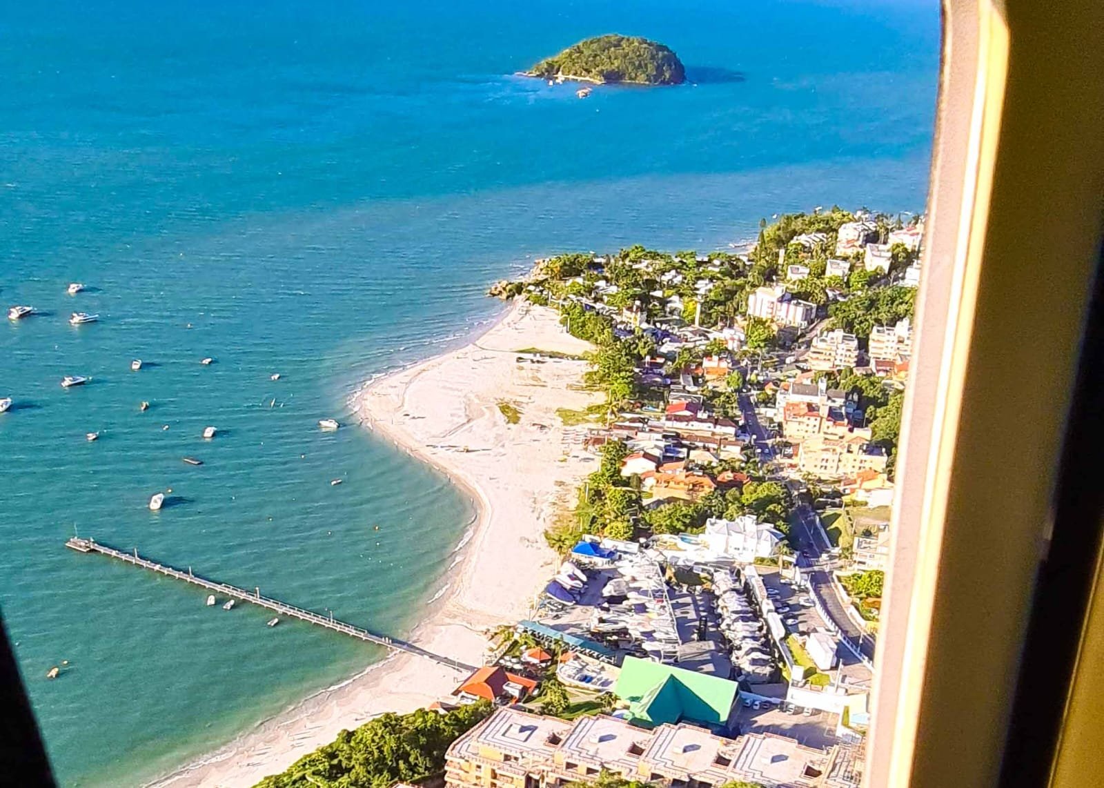 Voo de Helicóptero Florianópolis Até Balneário Camboriú - Pacote Experiência
